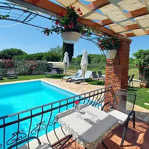 Luxury Le Rose Villa